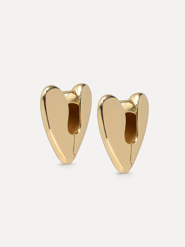 Les Soeurs Boucles d'oreilles Set Fara Heart 4. L'amour est dans l'air avec ces boucles d'oreilles! Grâce au design ouver...