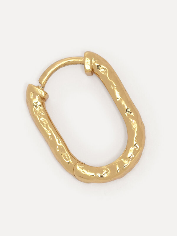 Les Soeurs Earring Jay Hammered 3. Style is in the details, and these earrings exemplify that. The brushed texture adds d...
