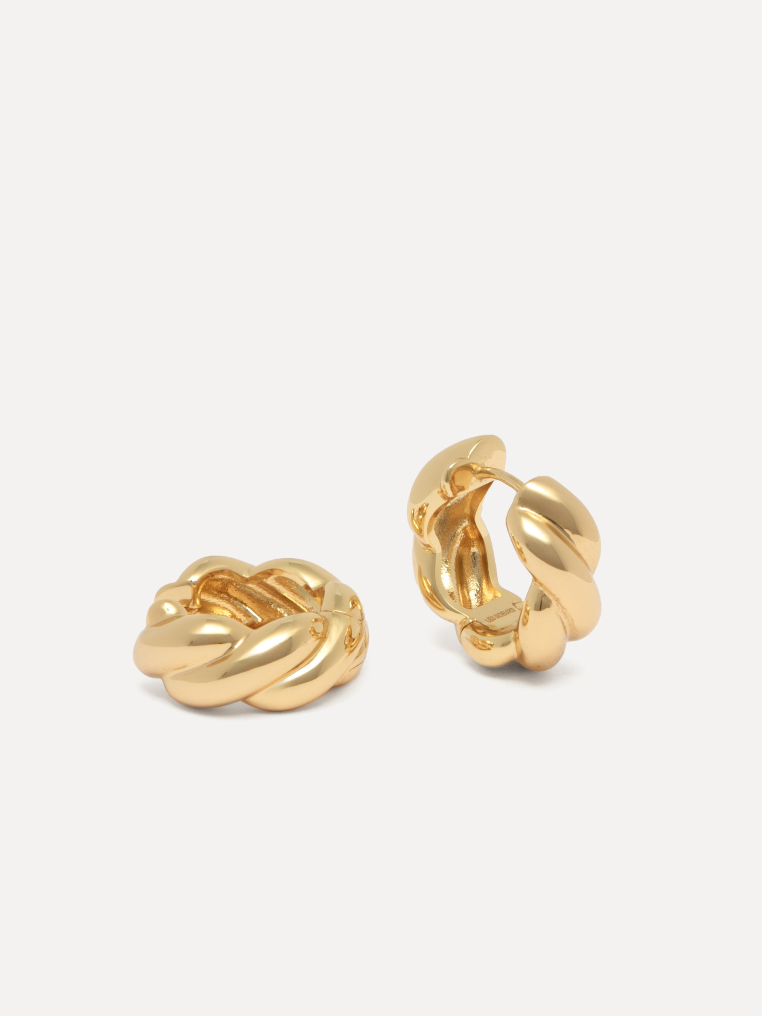 Les Soeurs Earrings set Fara Loomed 1. Looking for that finishing touch? These sculptural earrings are the answer! Subtle...