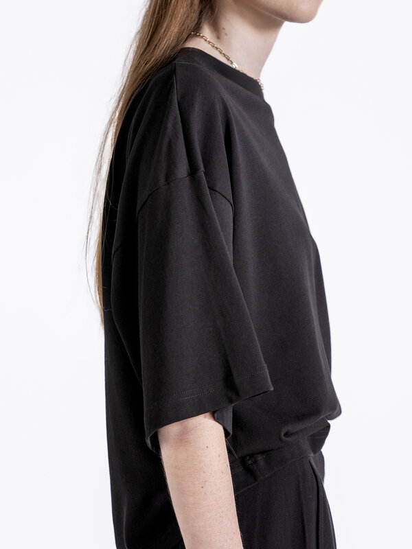 Les Soeurs Boxy T-Shirt Tiara 3. Geef je basics dit seizoen een update met deze T-shirt in een comfortabele boxy fit. Gem...