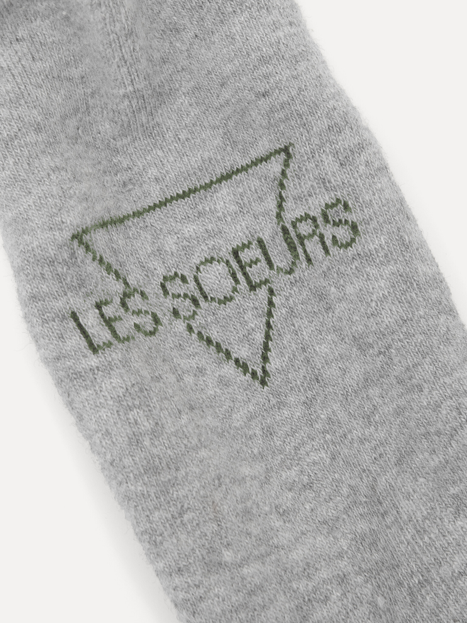 Les Soeurs Sokken Ruby 2. Deze katoenen sokken bewijzen dat de beste looks beginnen bij de enkels. De sportieve strepen v...