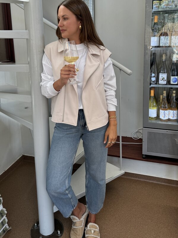 Les Soeurs Coupe classique jean Isabella 3. Un jean pour toutes les saisons! Le jean mom Isabella vous offre toute la pol...