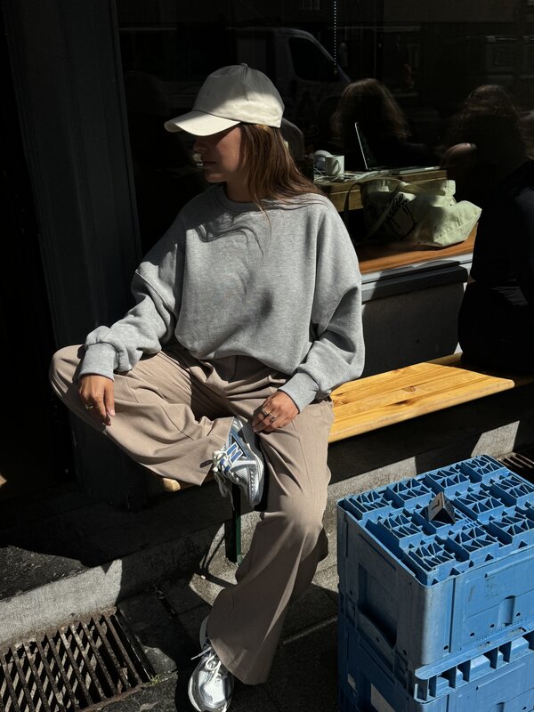 Les Soeurs Sweat Blair 1. Vous abordez l'automne en toute sérénité? Ce pull gris oversize est si doux que vous ne voudrez...