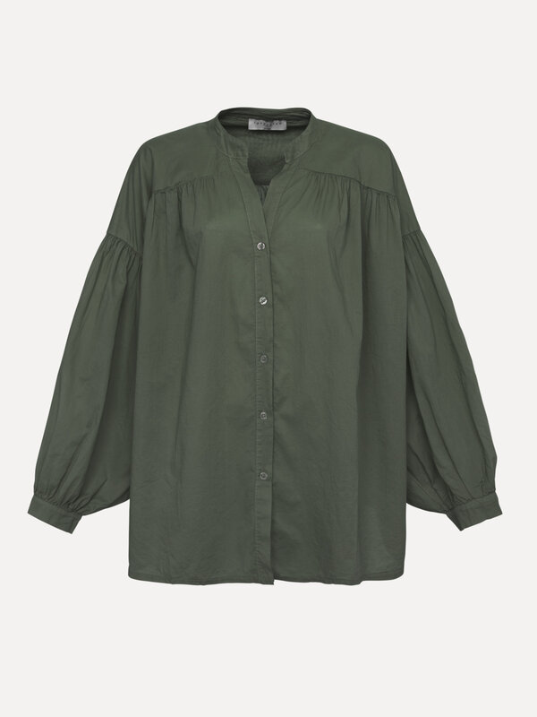 Le Marais Blouse Aaron 1. La simplicité orne, et ce chemisier l'a bien compris. Le design discret en vert est intemporel,...