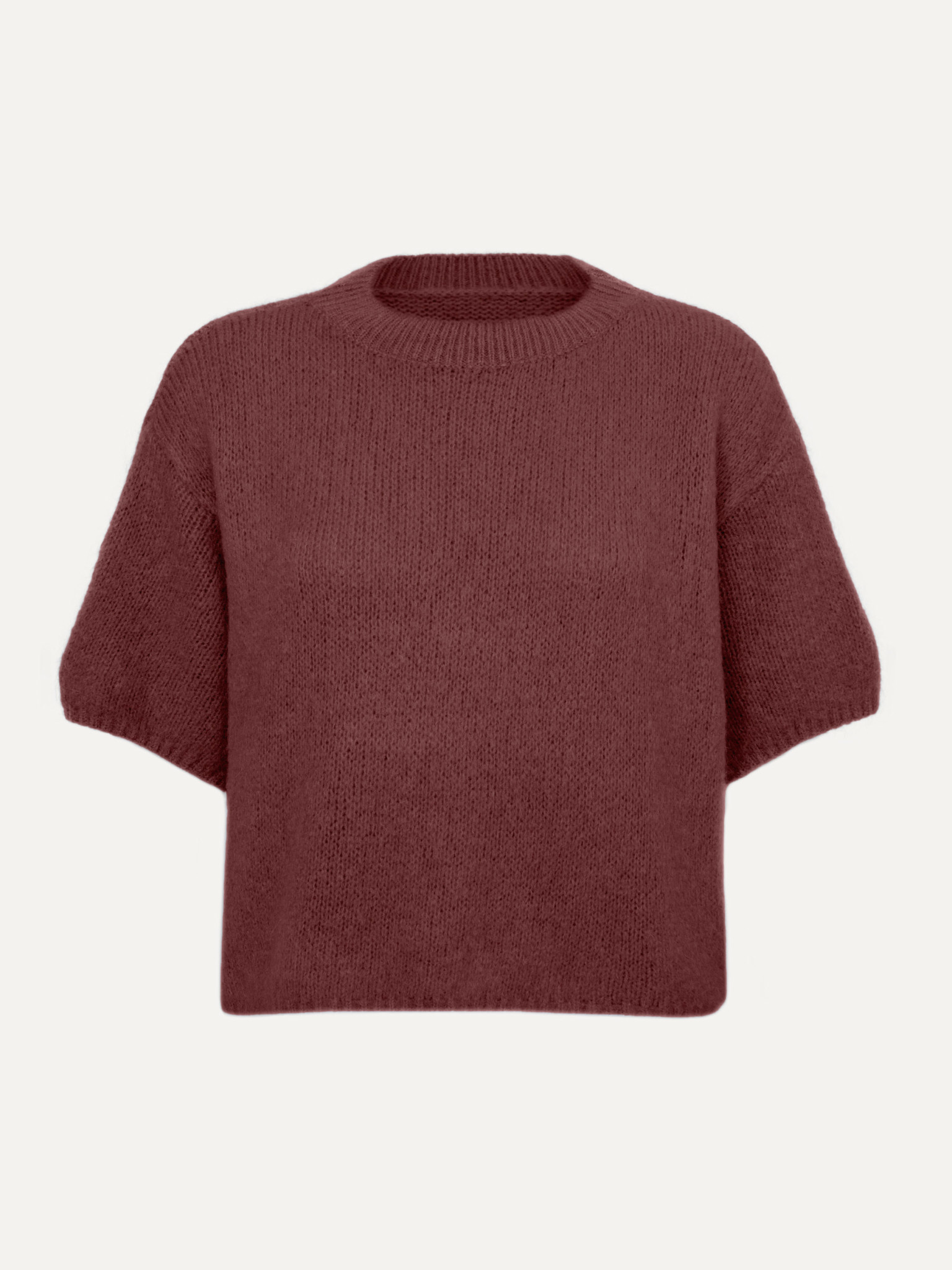 Le Marais Gebreide trui Dora 2. Trek jij naar kleuren die net wat warmer zijn, dan zal deze bordeauxrode trui je hart sne...