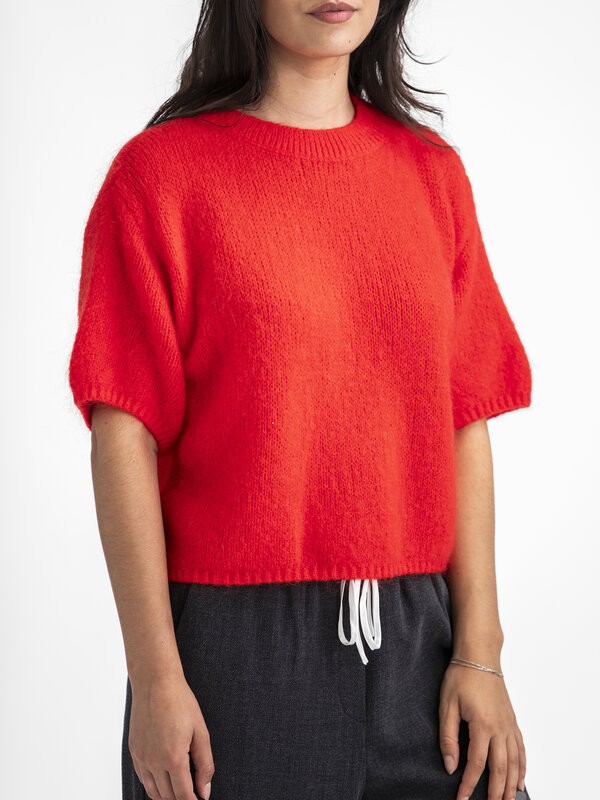 Le Marais Knitted jumper Dora 4. Want a sweater that stands out in one fell swoop? This bright red stunner does exactly t...
