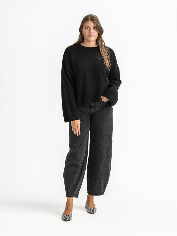 Les Soeurs Sweater Anouk 6. With this sweater, you'll be ready to take on any day. The luxuriously soft fabric feels grea...
