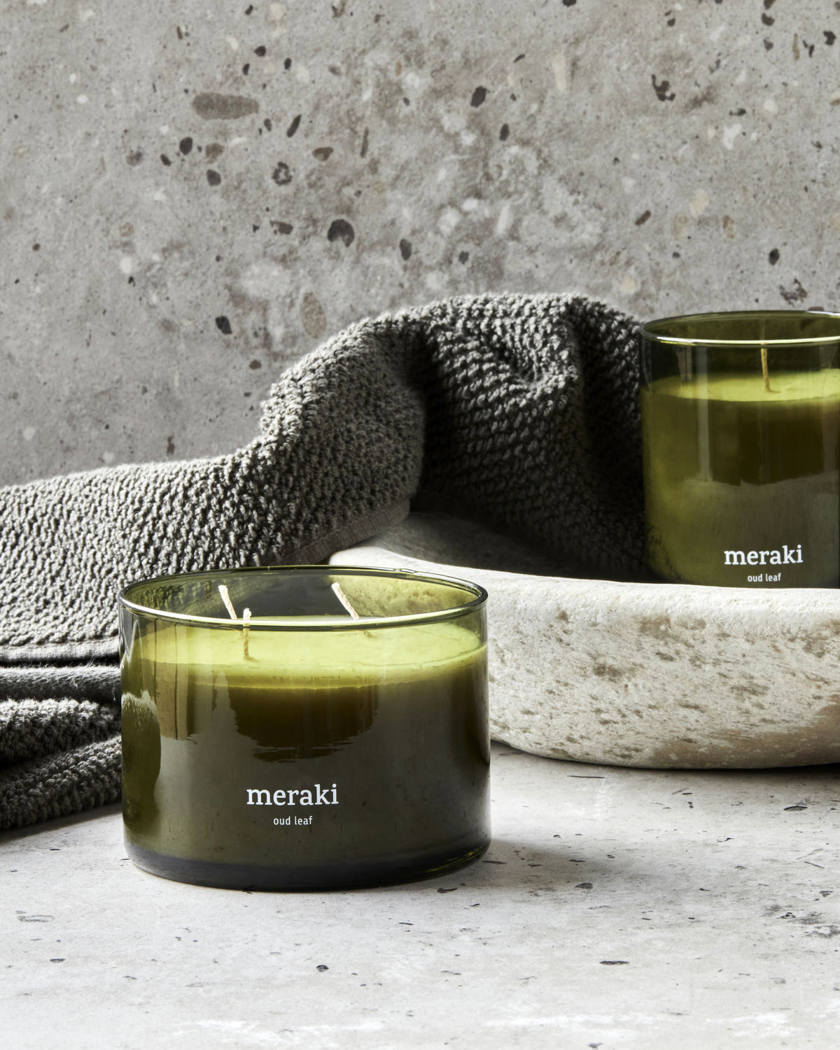 Meraki Geurkaars Oud Leaf 2. Toe aan een reset? Deze kaars is een mini-spa in een potje. Frisse groene noten vloeien over...