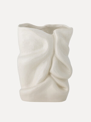 Vase Fabrice. In love with pure shapes? Then the Fabrice vase is your match. Dress up this earthenware creation with a lu...