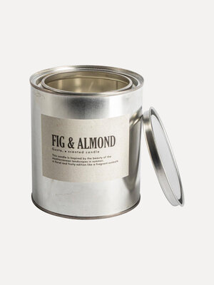 Bougie parfumée Fig & Almond. Une bougie parfumée qui sent le jardin fruitier méditerranéen: figues mûres, amandes douces...