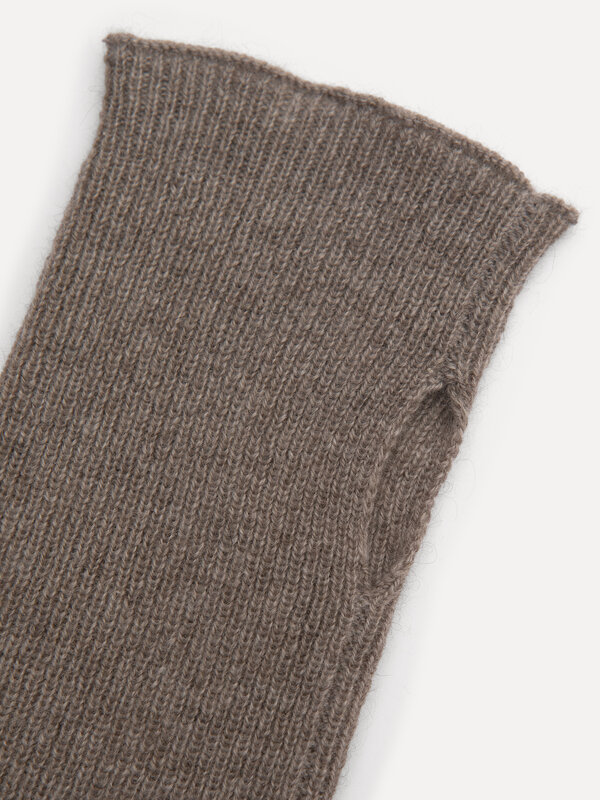 Les Soeurs Cashmere Handschoenen Rae 3. Met deze kasjmieren handschoenen aan je zijde (of beter: aan je handen) blijven j...