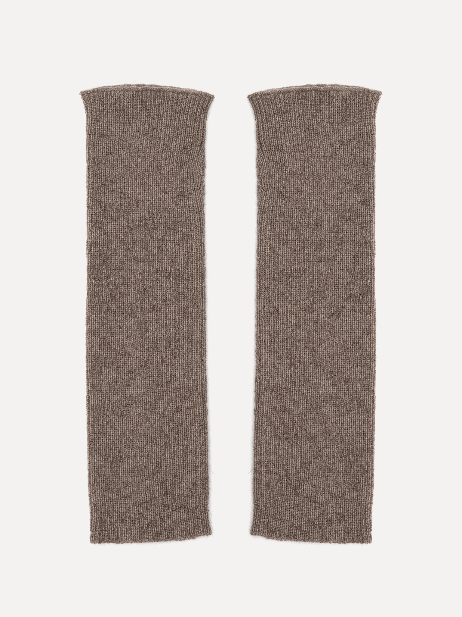 Les Soeurs Gants en cachemire Rae 1. Avec ces gants en cachemire à vos côtés (ou mieux : sur vos mains), vos poignets res...