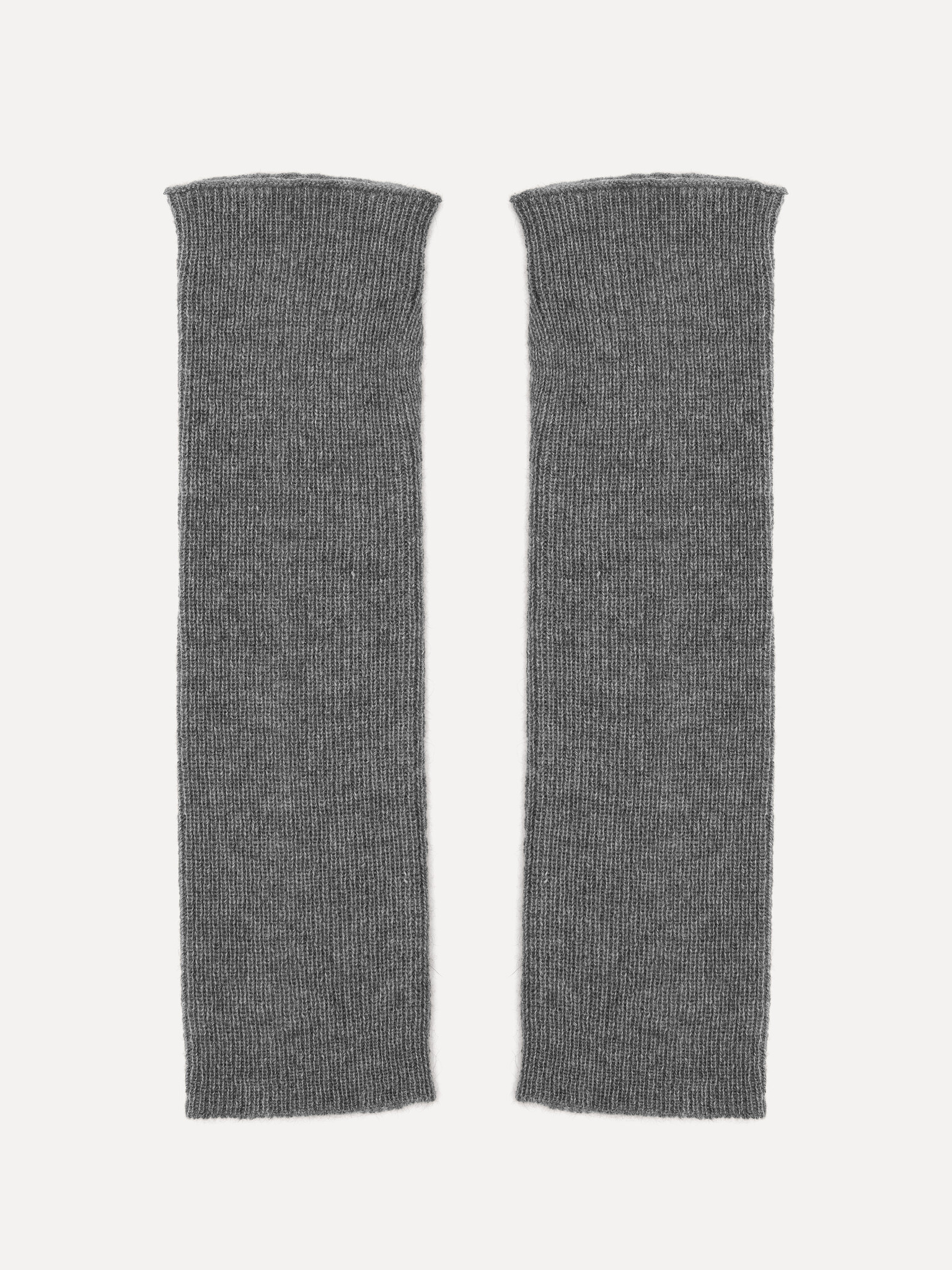 Les Soeurs Cashmere Handschoenen Rae 1. Koude handen en drukke schema’s gaan niet goed samen, maar met deze vingerloze ha...