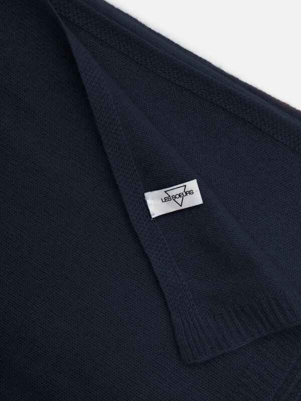 Les Soeurs Cashmere Sjaal Nori 2. Zacht, zachter, cashmere! Soms is een sjaal genoeg om je hele outfit samen te brengen. ...