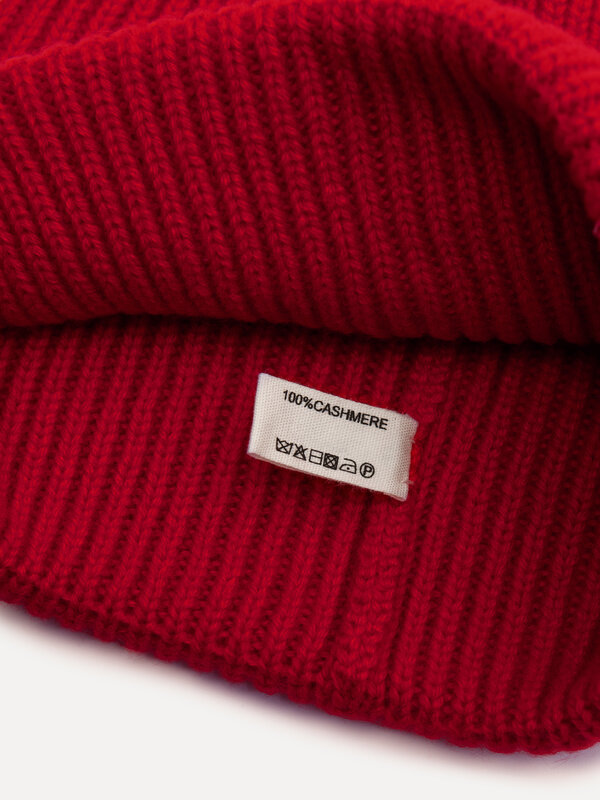 Les Soeurs Cashmere Beanie Pixie 2. Essential spotted: this beanie is the missing accessory in your closet. Whether you'r...
