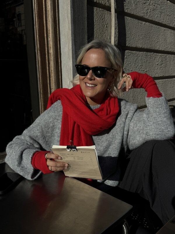 Les Soeurs Cashmere Scarf Nori 2. This scarf envelops you in warmth and feels almost weightless. The cashmere and bright ...
