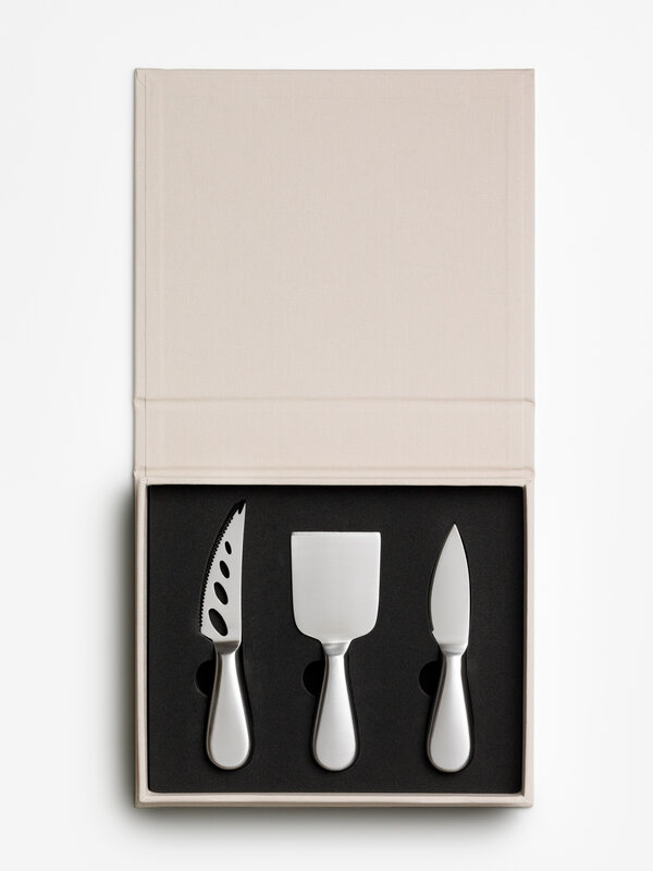 Printworks Gift box Cheese Tools - The Essentials 4. Edible literature? Almost. This book doesn't contain stories, but th...