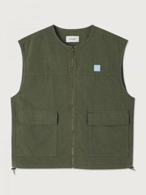 Vest Rygybay. Stoer, stevig en een tikje nonchalant: dit vest haalt inspiratie uit de klassieke utility-stijl en geeft er...