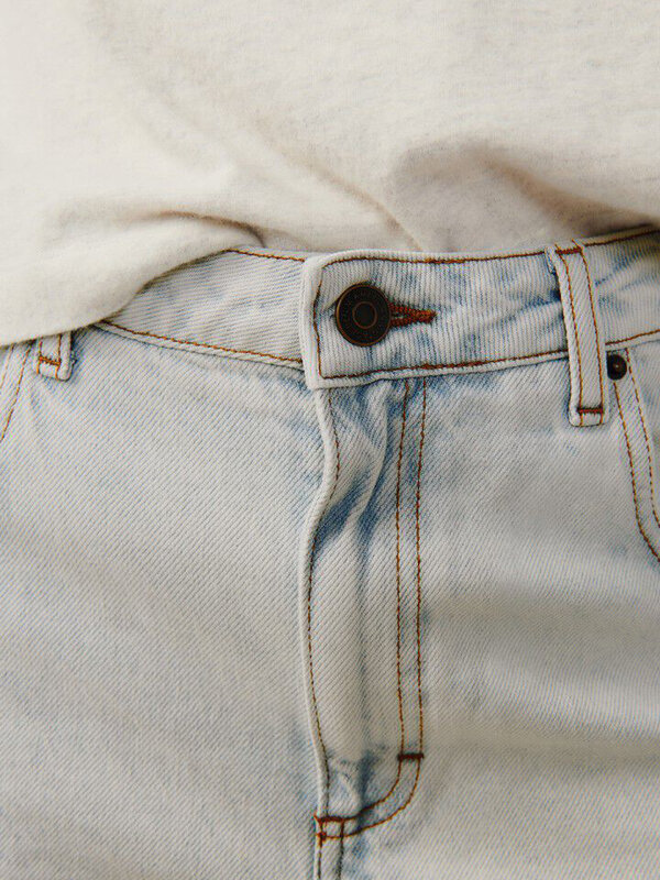 American Vintage Low-rise jeans Joybird 4. Soft in color, low on the hip and totally in line with that casual nineties-co...