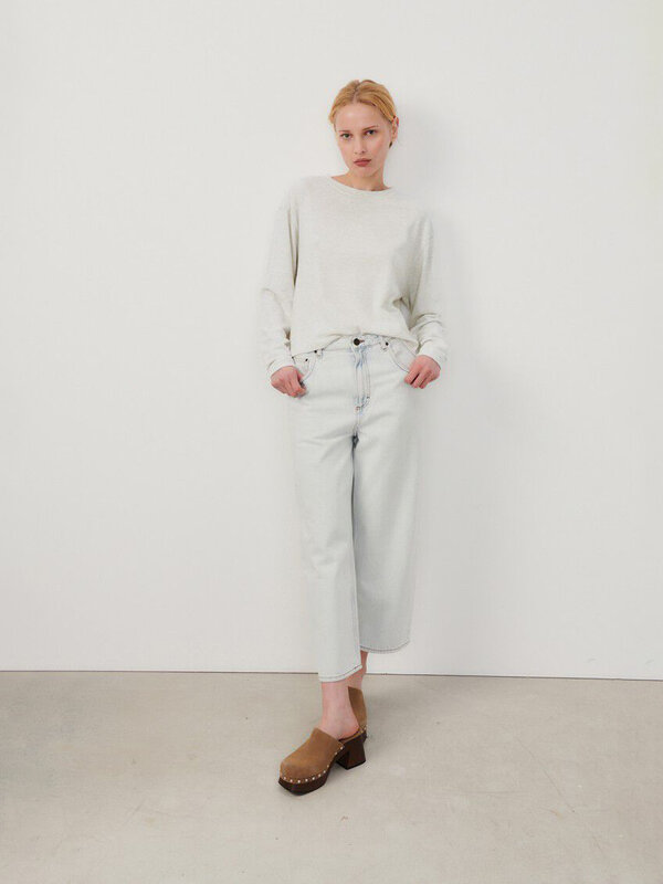 American Vintage Low-rise jeans Joybird 3. Soft in color, low on the hip and totally in line with that casual nineties-co...