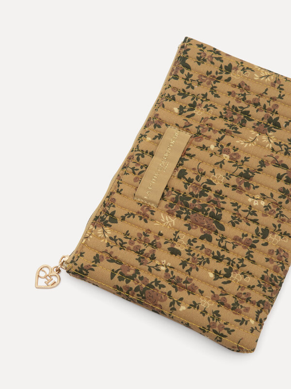 Le Marais Floral toiletry bag Iza 2. Pretty can be practical: this medium toiletry bag in ochre yellow with botanical det...