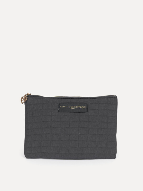 Le Marais Toiletry bag Iza 4. Minimalism in your bathroom? This medium toiletry bag in timeless gray brings order to chao...