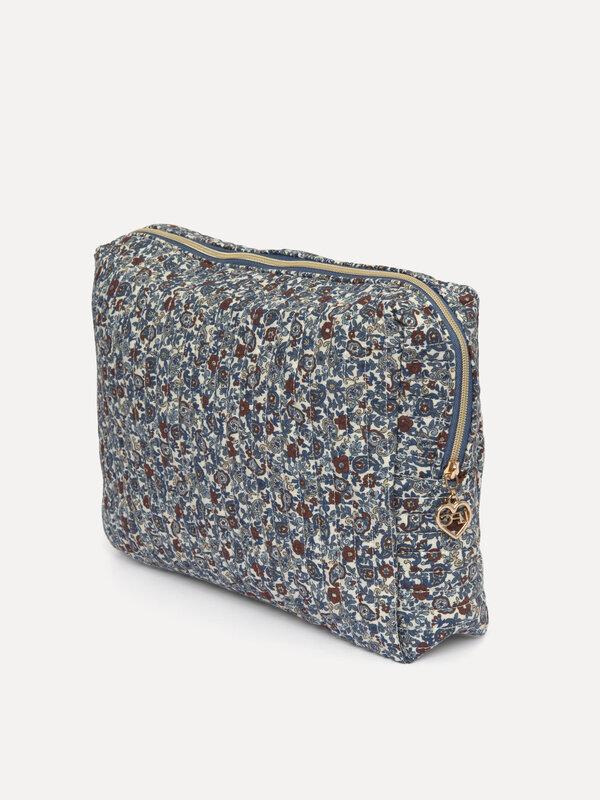 Le Marais Trousse de toilette florale Iza 2. À la recherche d'une trousse de toilette capable de tout contenir ? Cette ve...