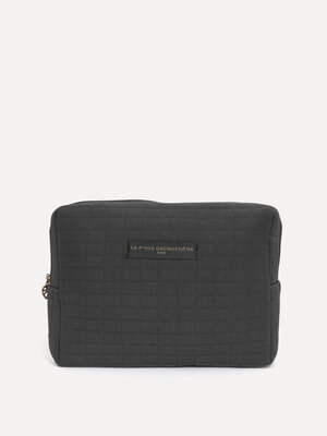 Toiletry bag Iza. Want to take your bathroom routine with you when you travel? This toiletry bag offers all the space you...