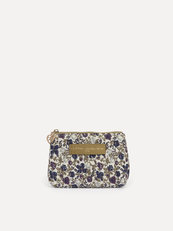 Le Marais Floral pouch Iza 1. A mini bag with maximum charm: this Liberty print pouch is reminiscent of sunny picnics and...