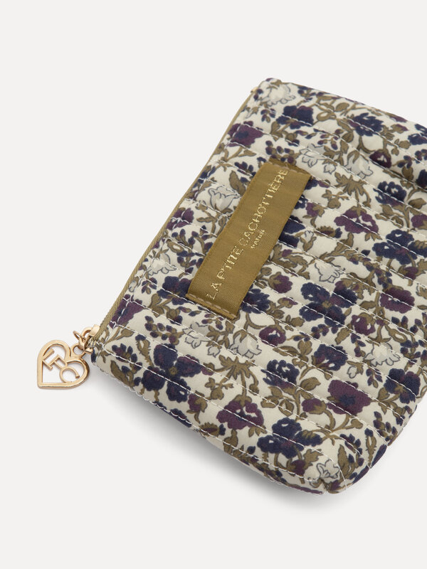 Le Marais Floral pouch Iza 2. A mini bag with maximum charm: this Liberty print pouch is reminiscent of sunny picnics and...