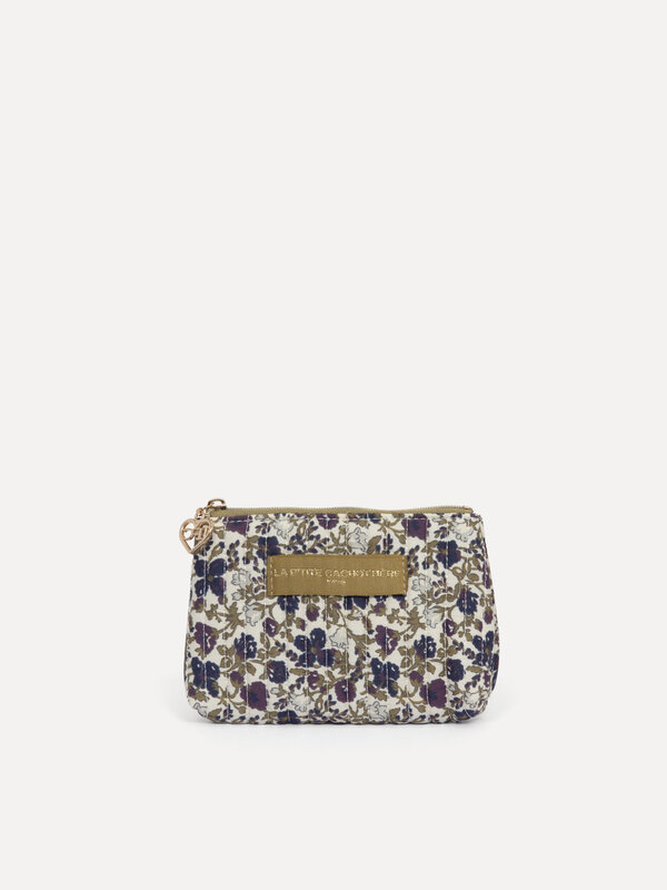 Le Marais Floral pouch Iza 3. A mini bag with maximum charm: this Liberty print pouch is reminiscent of sunny picnics and...