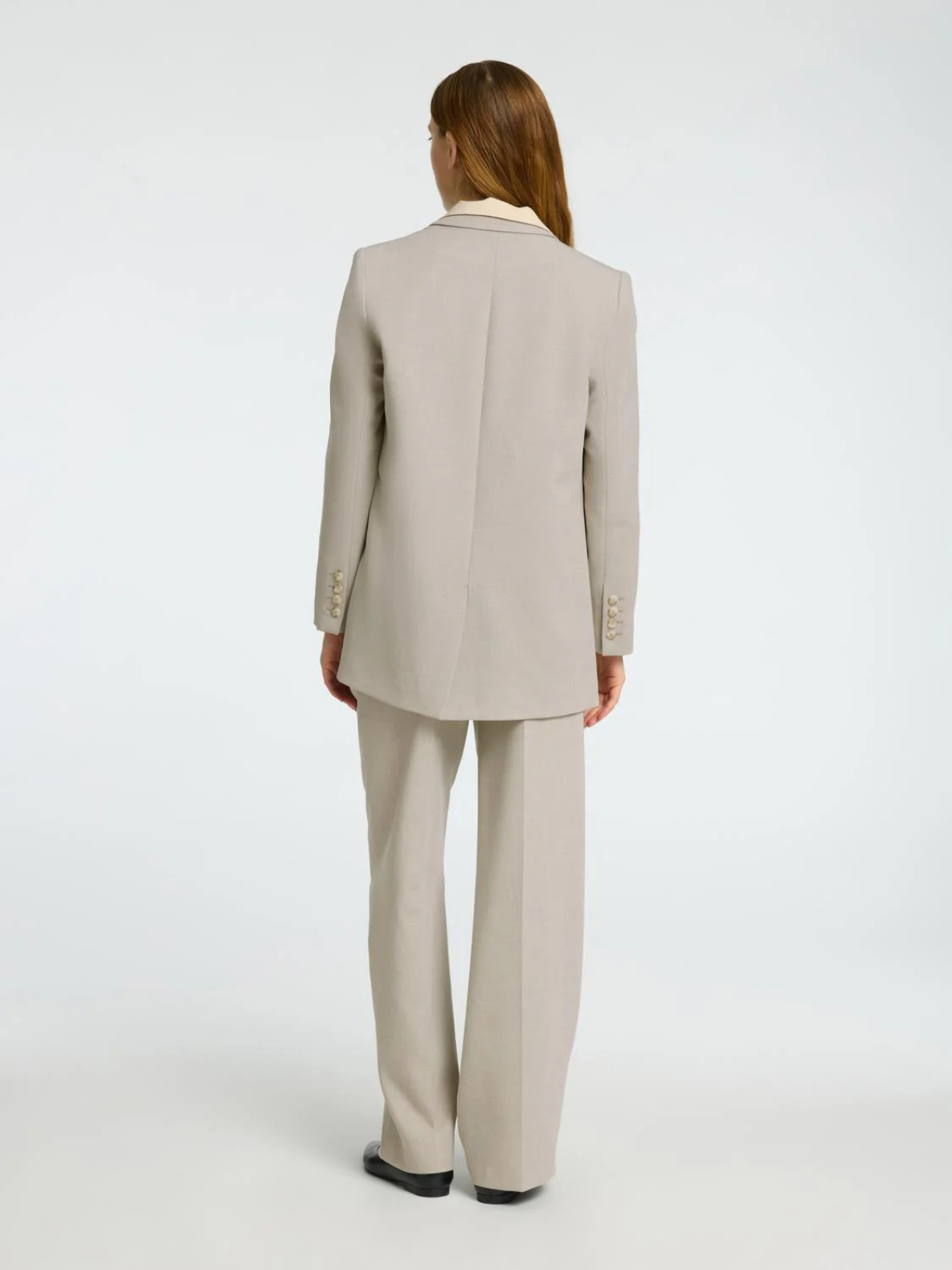 Selected Relaxed Blazer Rita 3. Invest wisely in your wardrobe with this timeless beige blazer. The luxurious quality and...