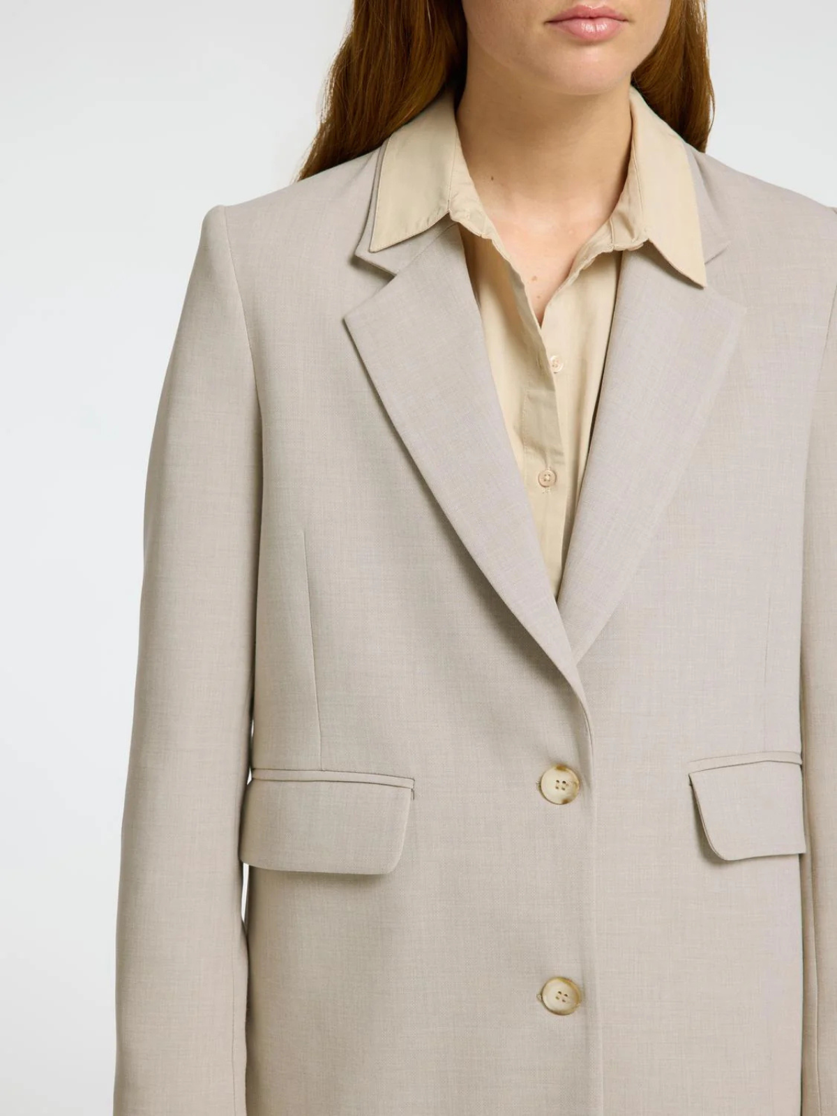 Selected Relaxed Blazer Rita 4. Invest wisely in your wardrobe with this timeless beige blazer. The luxurious quality and...