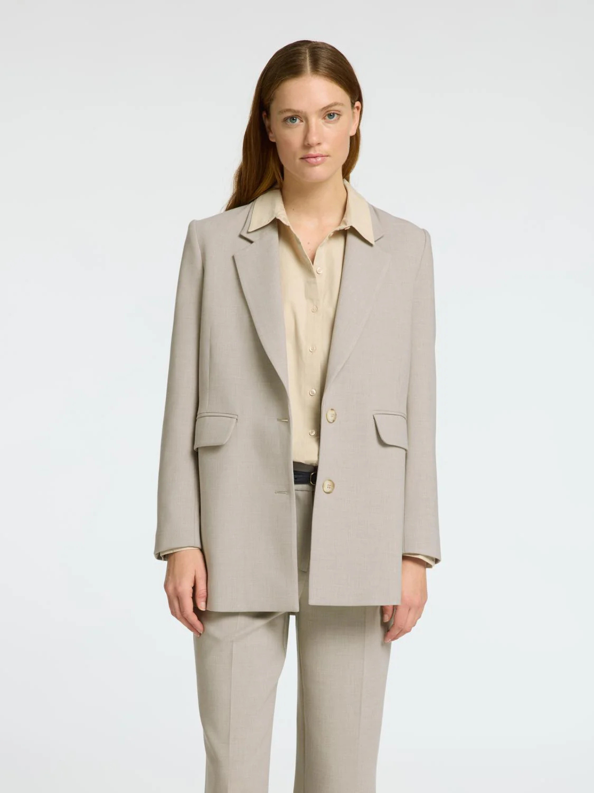 Selected Relaxed Blazer Rita 5. Invest wisely in your wardrobe with this timeless beige blazer. The luxurious quality and...