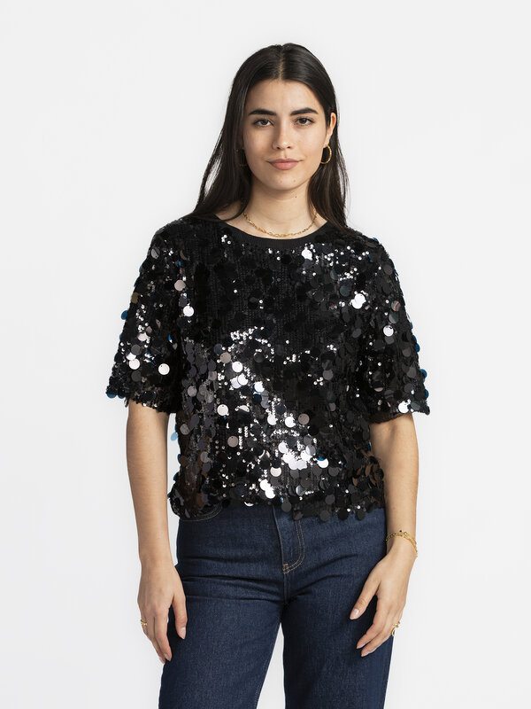 Le Marais Sequin top Kae 1. Daytime meetings, evening parties and no time to change? This top balances effortlessly betwe...