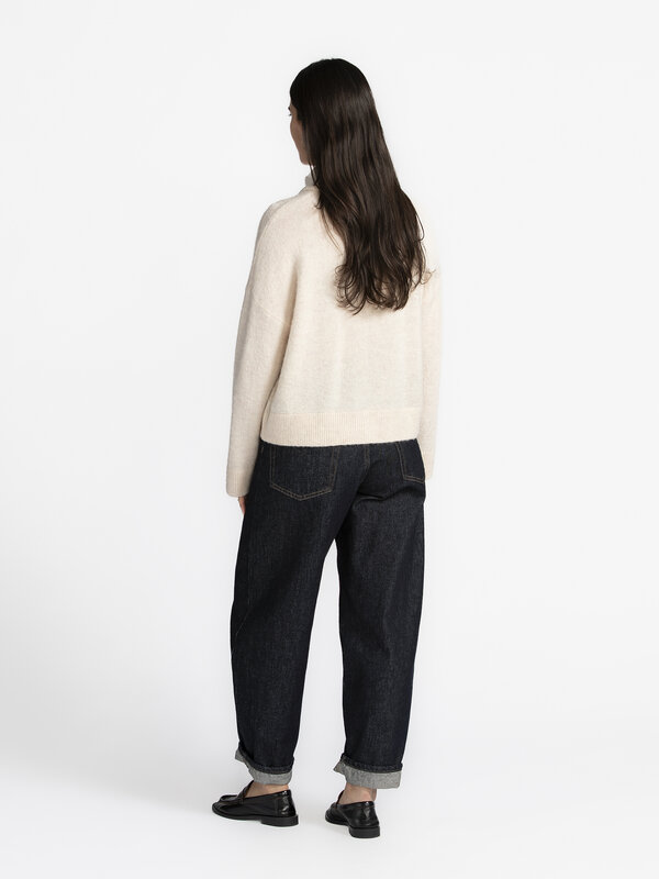 Selected Vest  with zipper Sia Ras 5. With its striking wool blend texture, this cardigan is an instant eye-catcher. The ...