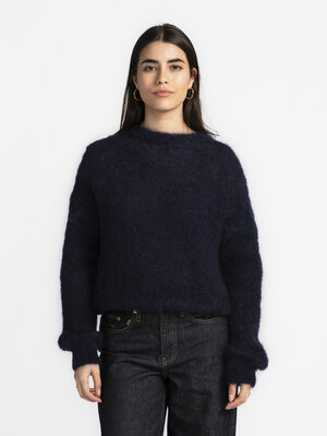 Pull Viktor. Time for something special! Ce pull mohair en bleu marine est votre nouvel article de confort. Sa texture do...