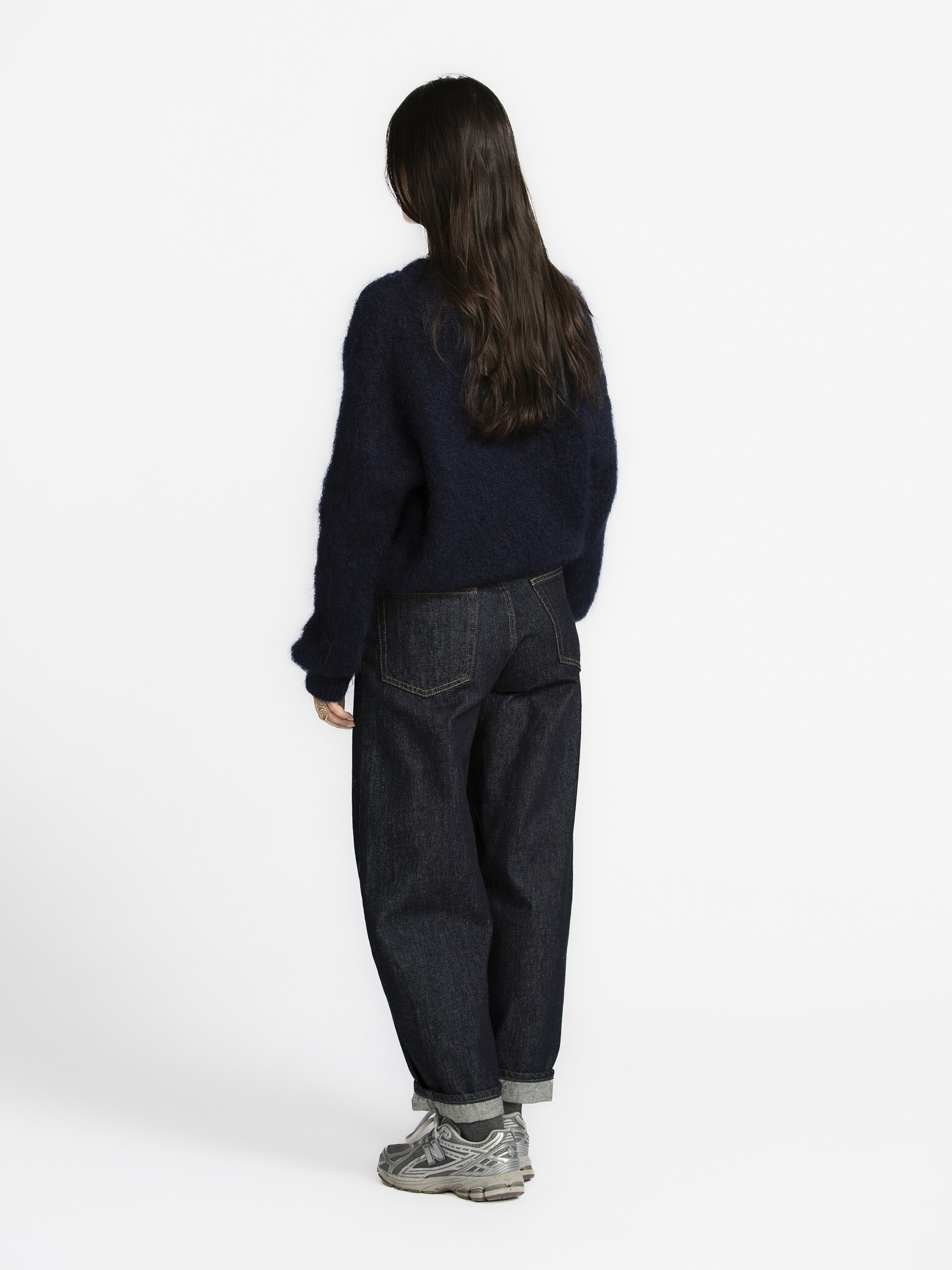 Le Marais Pull Mohair Viktor 4. Time for something special! Ce pull mohair en bleu marine est votre nouvel article de con...