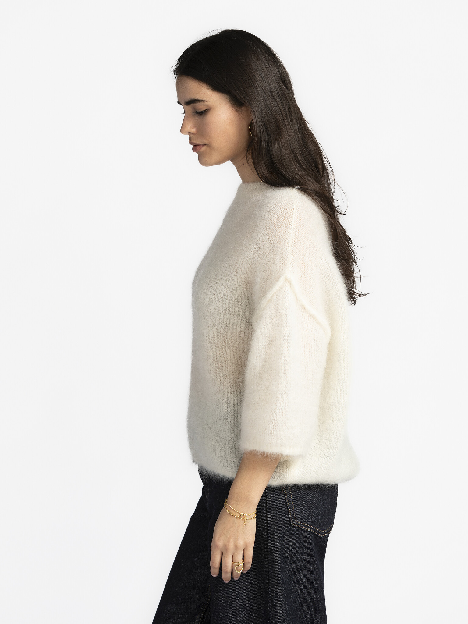 Le Marais Tricot Oversize Stella 3. Throw on and go! Ce pull blanc complétera à coup sûr votre tenue, quelle que soit la ...