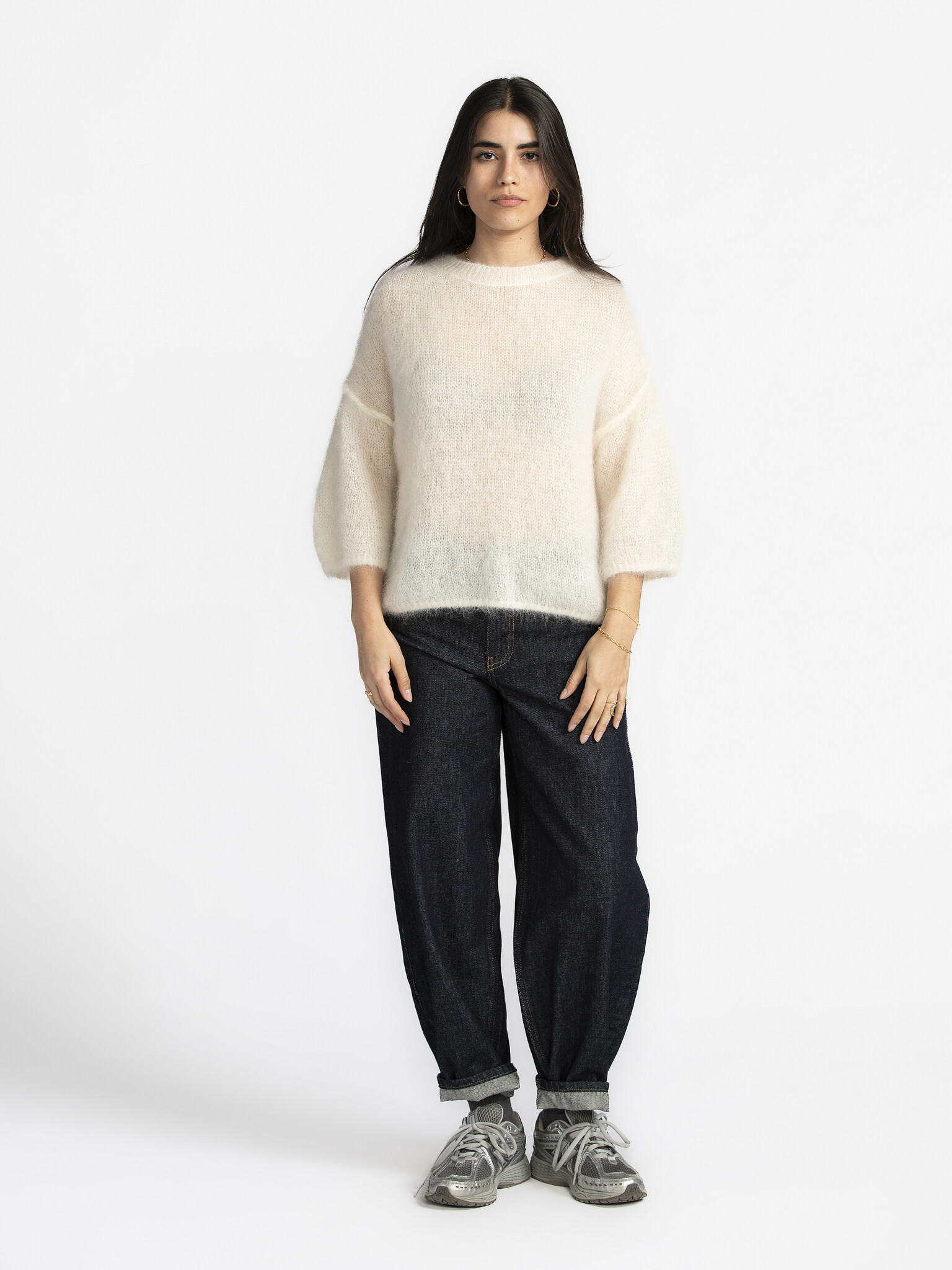 Le Marais Tricot Oversize Stella 4. Throw on and go! Ce pull blanc complétera à coup sûr votre tenue, quelle que soit la ...