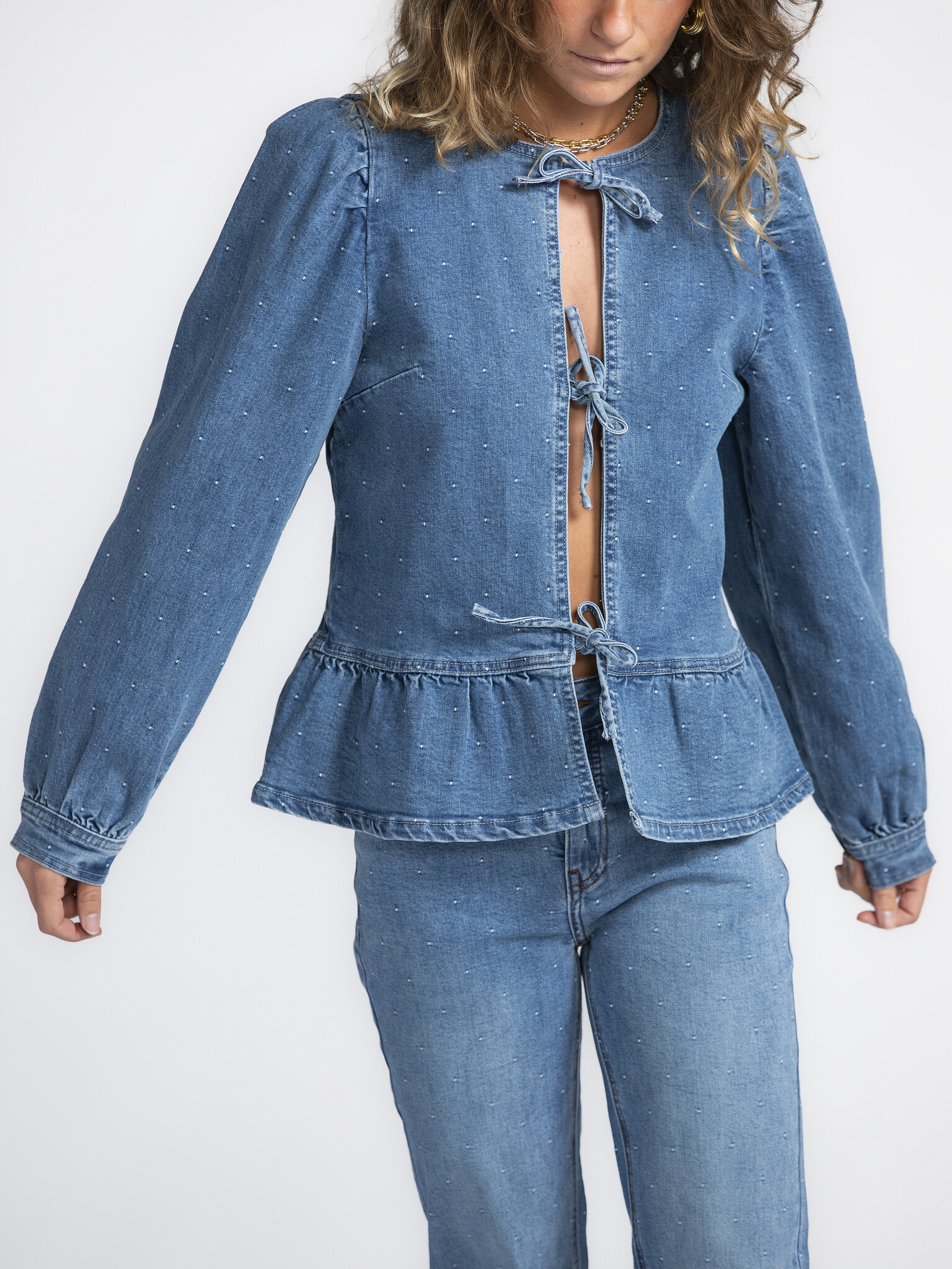 Sofie Schnoor Blouse en jean Halia 3. Vous n'êtes pas fan de la blouse en jean classique? Cette variante avec des détails...