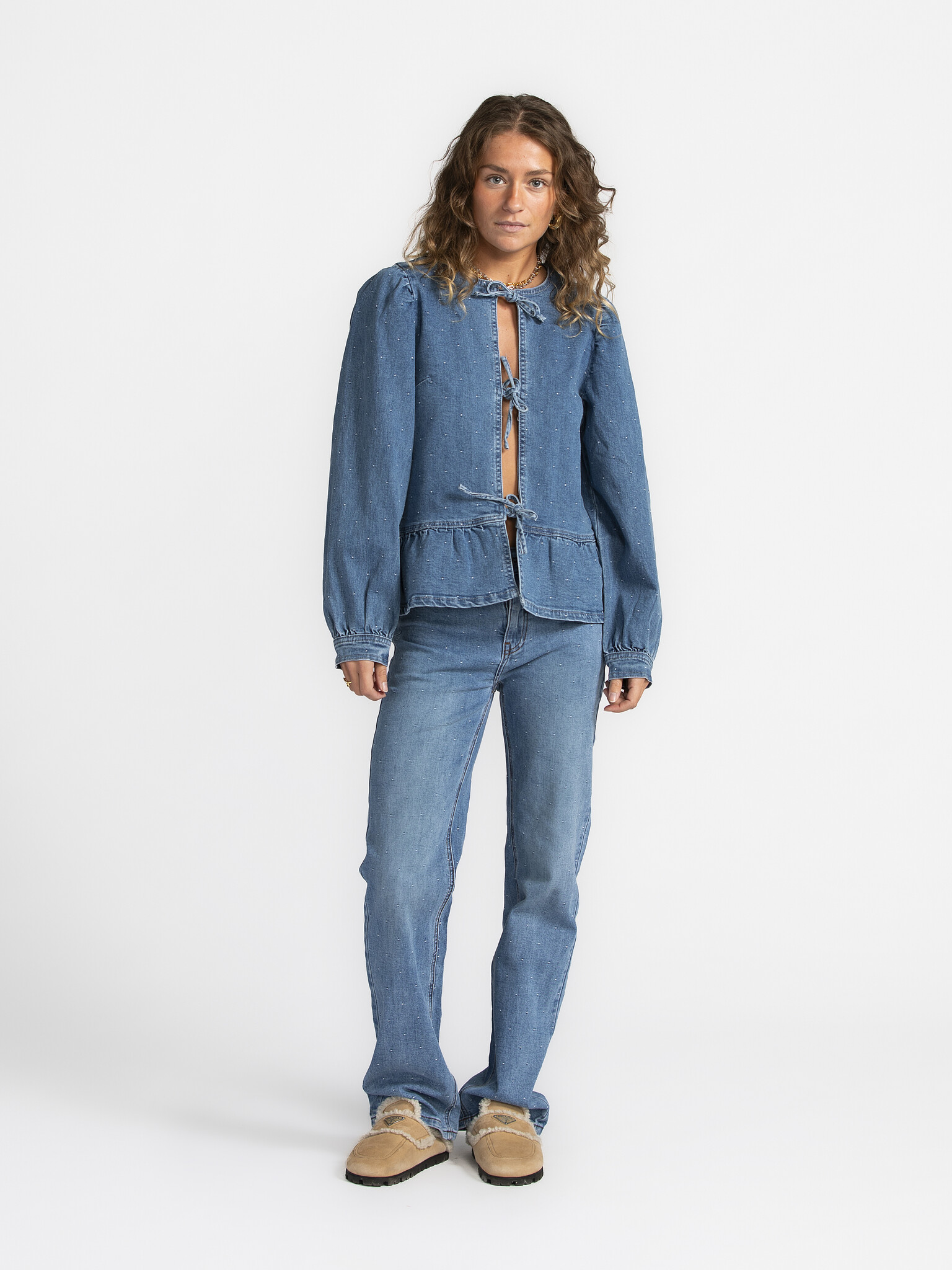 Sofie Schnoor Blouse en jean Halia 4. Vous n'êtes pas fan de la blouse en jean classique? Cette variante avec des détails...