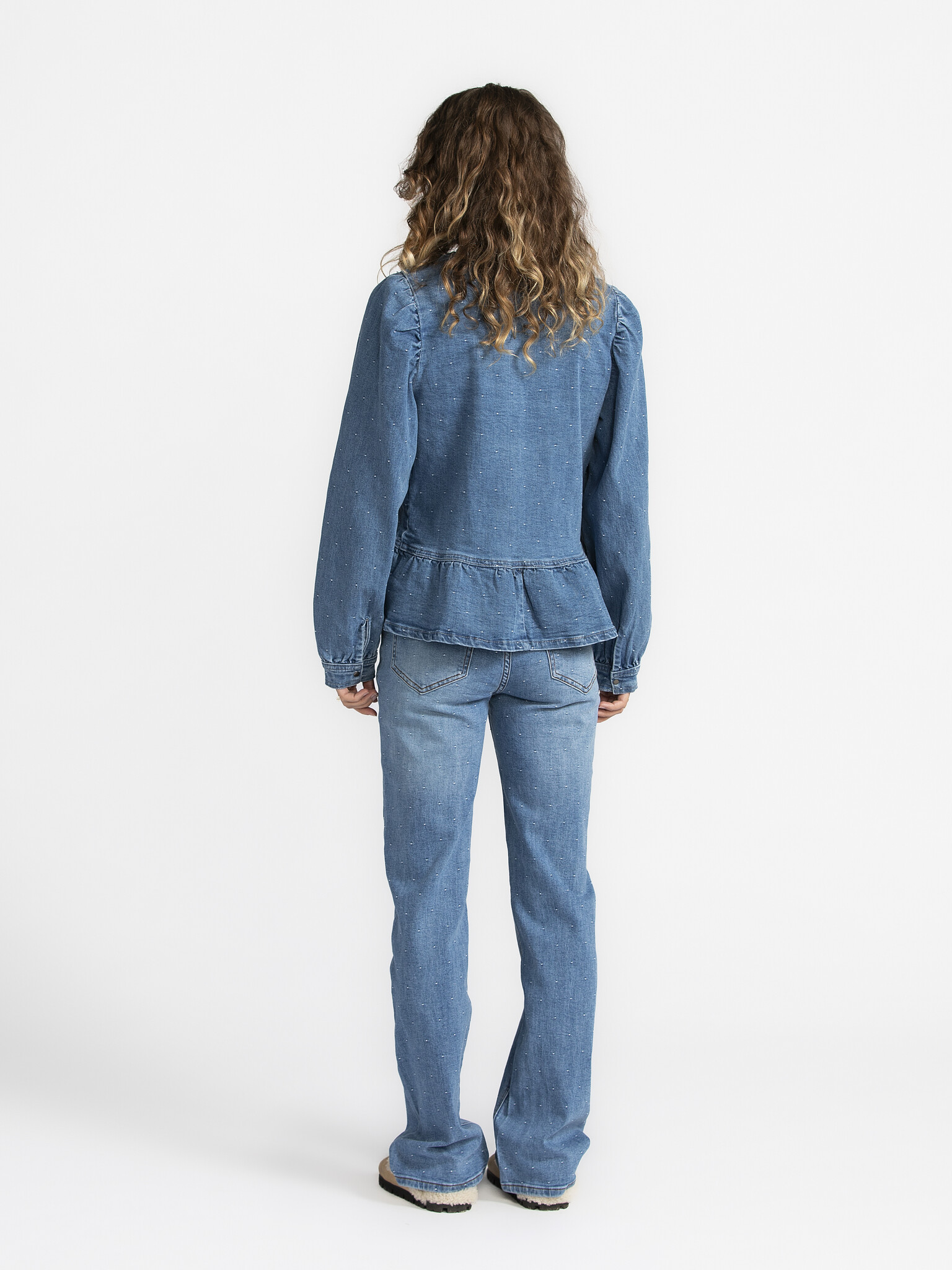 Sofie Schnoor Blouse en jean Halia 5. Vous n'êtes pas fan de la blouse en jean classique? Cette variante avec des détails...