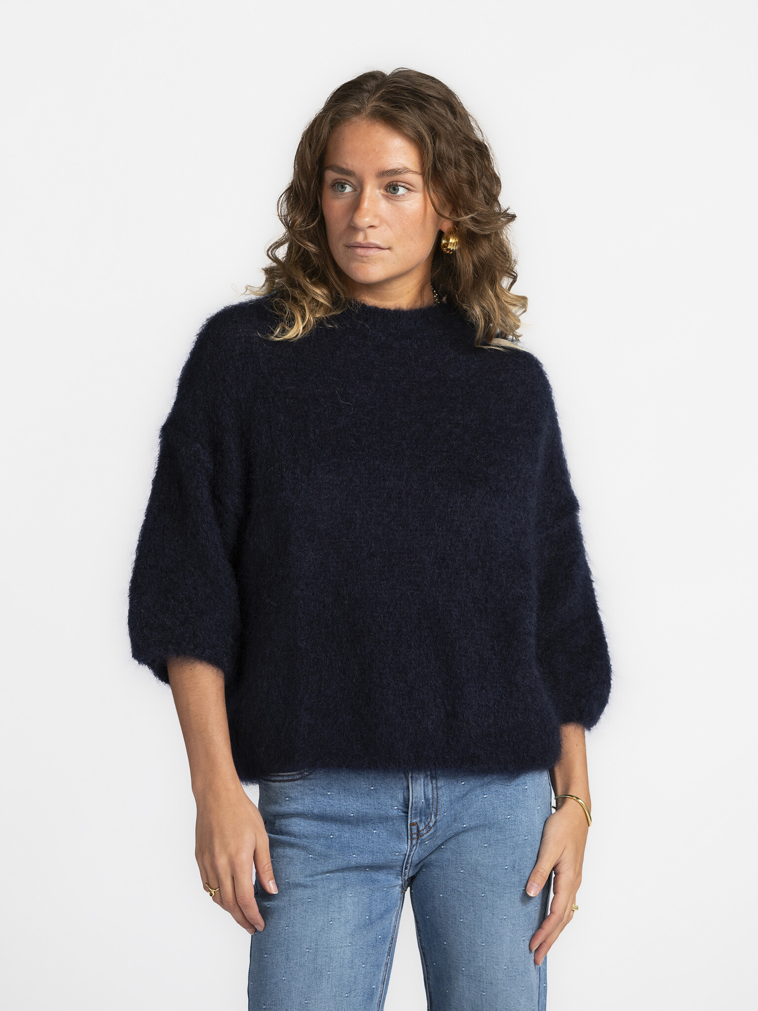 Le Marais Tricot Oversize Stella 1. Du travail à l'apéritif? Ce pull vous accompagne! La coupe ample est assez confortabl...