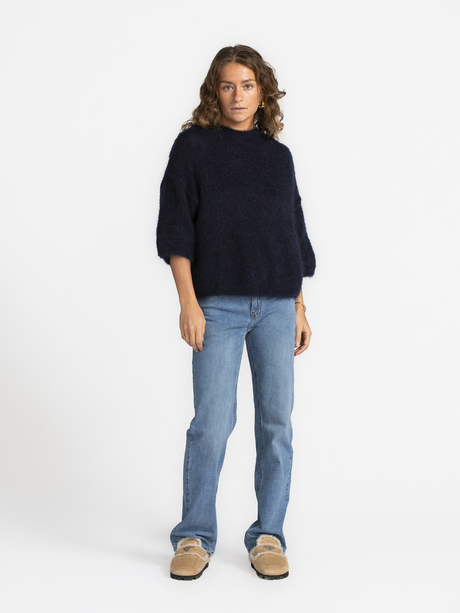 Le Marais Tricot Oversize Stella 4. Du travail à l'apéritif? Ce pull vous accompagne! La coupe ample est assez confortabl...