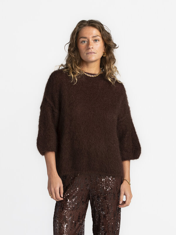 Le Marais Tricot Oversize Stella 3. Le luxe enveloppé dans un pull! La maille en fourrure ajoute une touche chic à votre ...