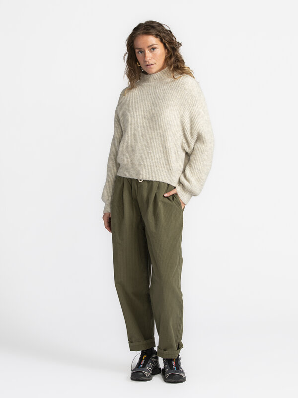 American Vintage Pull col montant East 4. Ode au basique pas si basique que ça: le parfait pull-over beige. Le fil tricot...