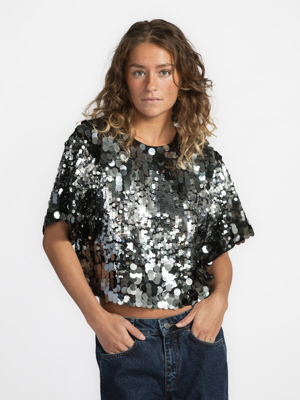 Selected Top met pailletten Tana 1. Speels en chic in één: de nonchalante snit van deze top contrasteert mooi met de pail...