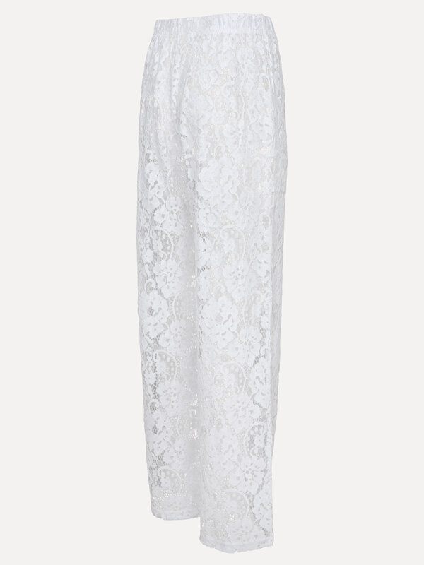 Les Soeurs Kanten broek Reva 6. Lace it up! Deze kanten broek is dé manier om je dagelijkse lentelook op te leuken. De lo...