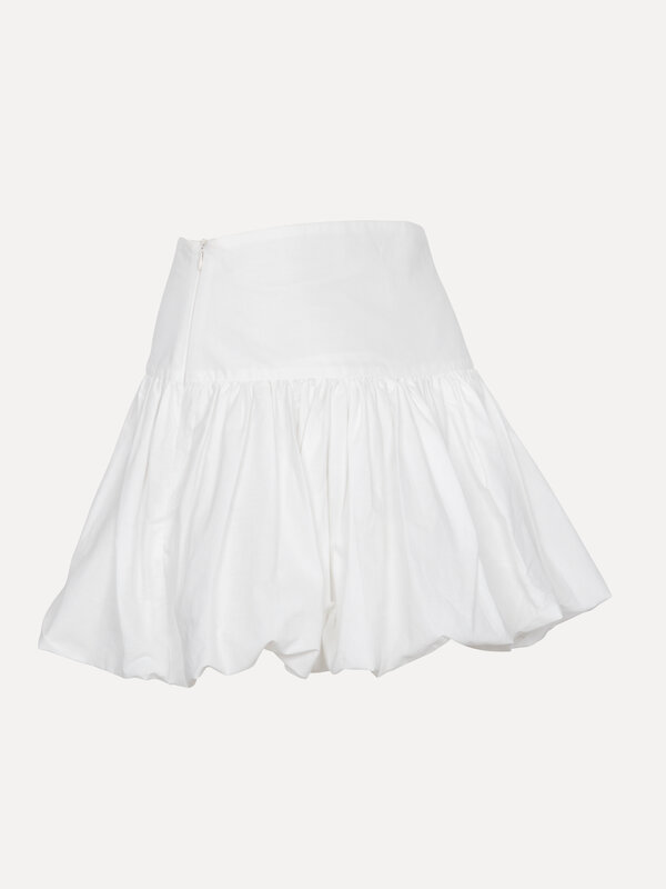 Les Soeurs  Jupe ballon Orlando 5. White delight! A la recherche d'une mini-jupe qui vous rendra heureuse? Cette jupe bal...
